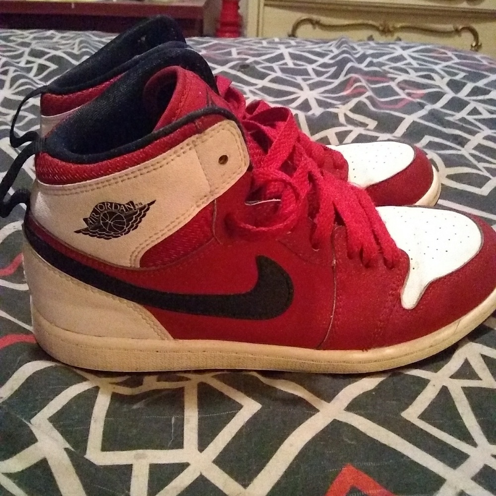 Jordan sneakers - Picture 2 of 3